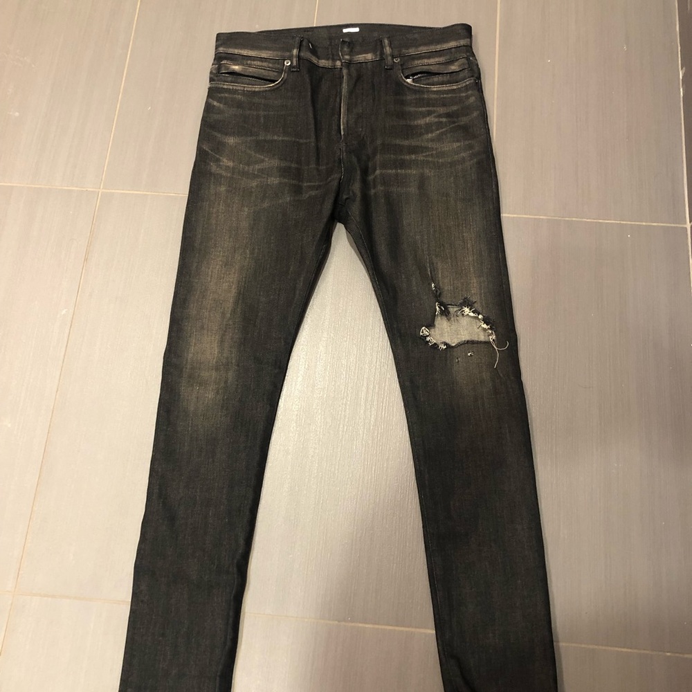 Balmain Mens Dark wash distressed designer jeans Size 30
